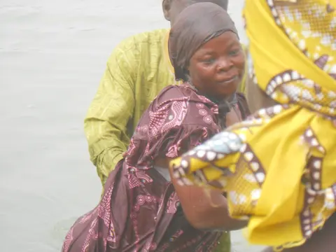 Baptême à N'Djaména phase post immersion 2